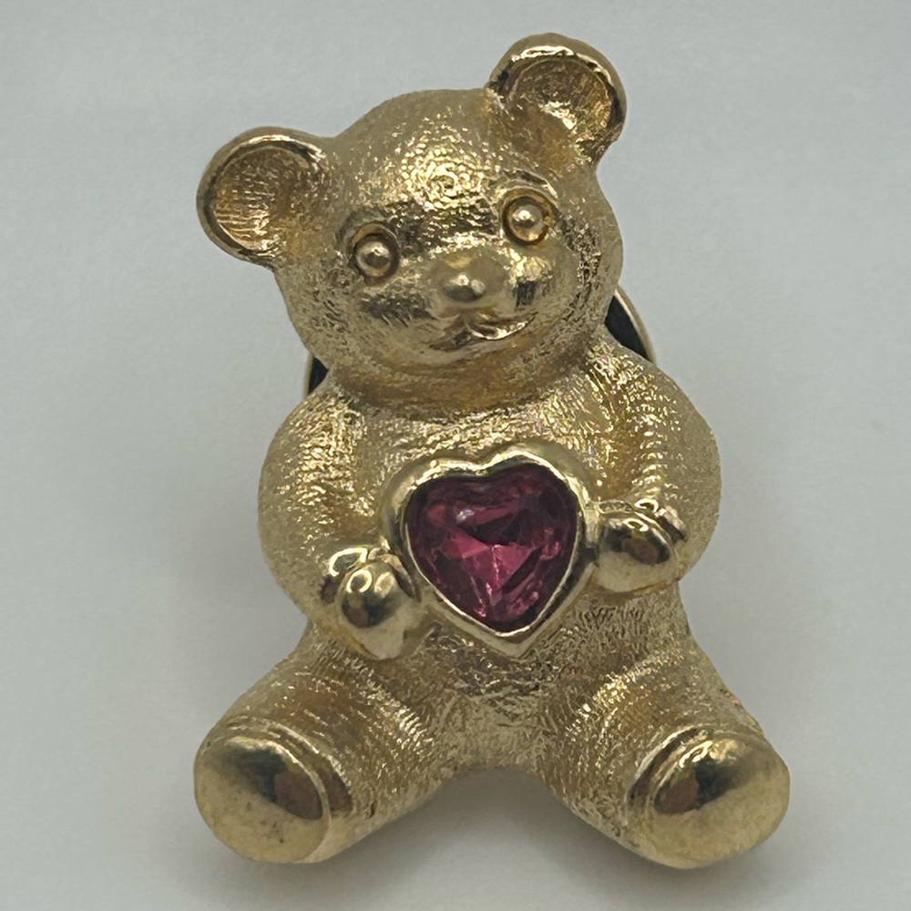 AVON VTG Gold-Tone Teddy Bear Lapel Pin with Heart-Shaped Birthstone (October)